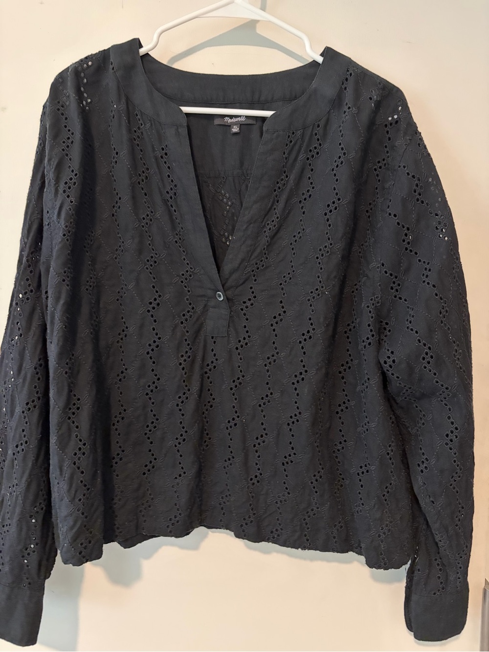 Eyelet Popover Top